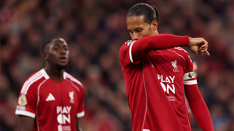  Liverpool chạm đáy sau 10 năm khi thất bại trước MU