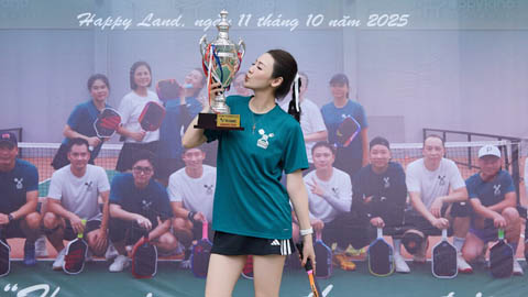  Á hậu Tú Anh khoe chân dài miên man, nhan sắc vạn người mê trên sân pickleball