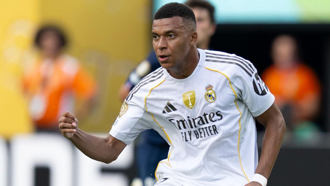 Mbappe chuẩn bị vượt mặt Raul