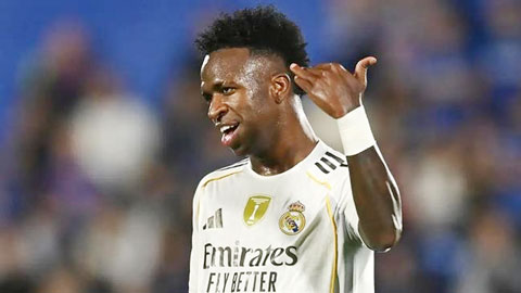  Vinicius đã học được 'kỹ năng rê bóng qua các thẻ phạt'