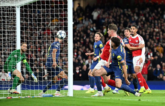 Gyokeres cho thấy bản năng sát thủ với 2 bàn thắng vào lưới Atletico