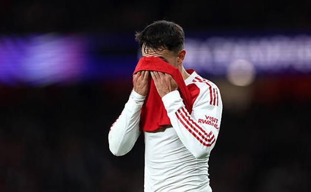 Zubimendi đã nhận đủ thẻ phạt, sẽ bị treo giò một trận