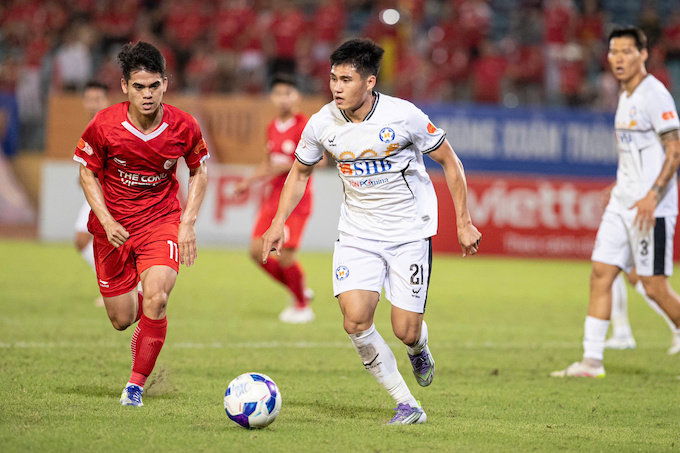 Ngoài trận đấu với Thể Công, SHB Đà Nẵng còn chuyến làm khách trên sân của Nam Định. Ảnh: Đức Cường