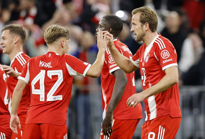 Ngay cả ngôi sao số 1 của Bayern là Kane cũng phải làm nền cho Karl