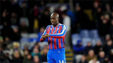  Crystal Palace thua sốc CLB chỉ có giá trị ngang Nam Định