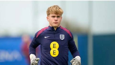  MU mua xong thủ môn U16 Anh