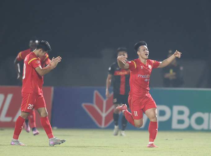 Bàn thắng sớm của Thanh Nhàn khiến đội chủ nhà rất hưng phấn