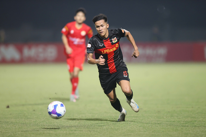 Bảo Toàn đã có pha toả sáng rất ấn tượng cho Ninh Bình - Ảnh Minh Tuấn