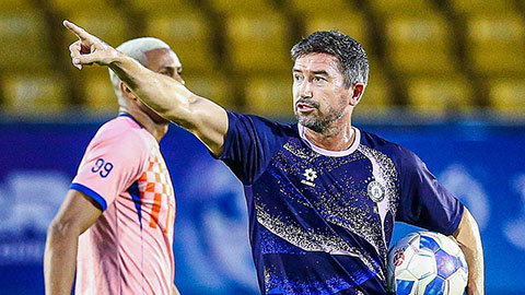  Harry Kewell tìm chiến thắng đầu tiên cùng CLB Hà Nội