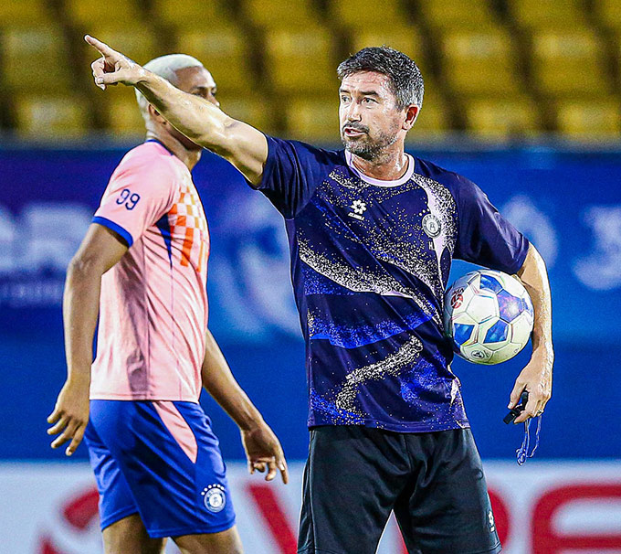 Ông Kewell cần 1 chiến thắng để khẳng định niềm tin từ Hà Nội - Ảnh: Hà Nội FC