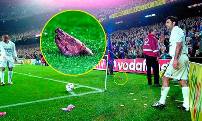 Các cule đón chào Figo rất man rợ trong lần đầu tiên anh trở lại Nou Camp