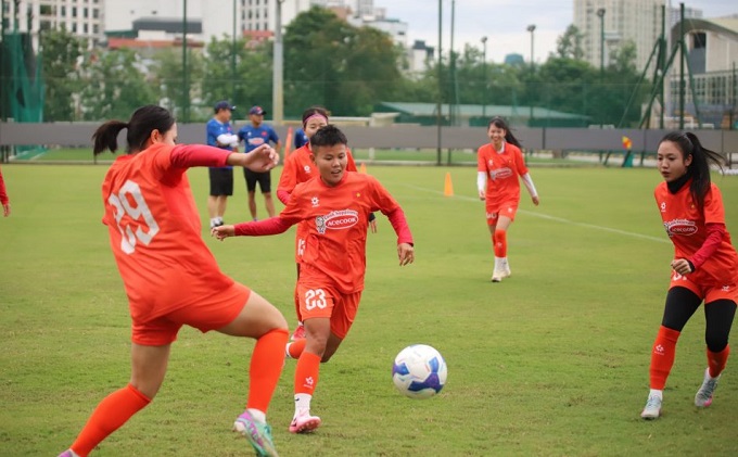 ĐT nữ Việt Nam đang tập luyện tại Trung tâm đào tạo bóng đá trẻ Việt Nam