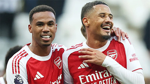 Arsenal cân bằng kỷ lục 100 trận đáng kinh ngạc của MU