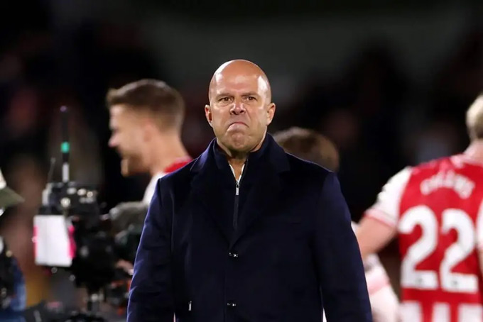 Slot đang nếm trải những ngày tháng khó khăn tại Liverpool