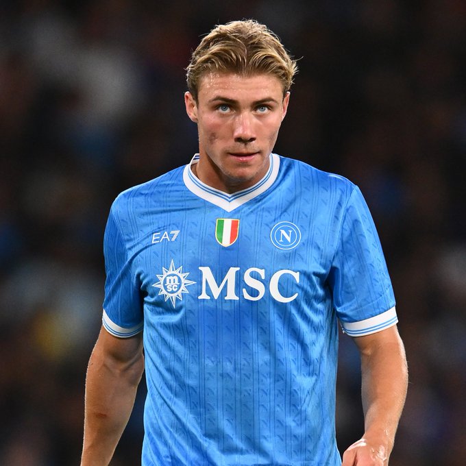 MU muốn bán đứt Hojlund