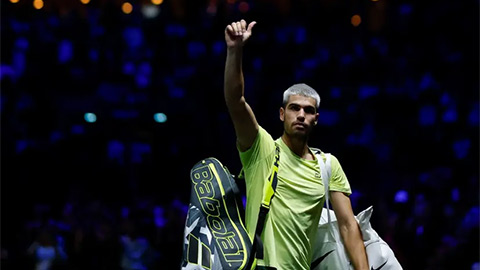  Alcaraz bị loại ngay vòng 1 Paris Masters, đối diện nguy cơ mất vị trí số một