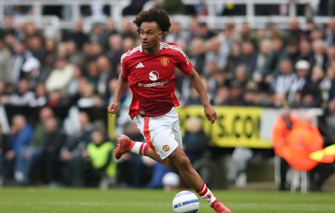 Joshua Zirkzee rất muốn rời MU vào tháng 1 tới