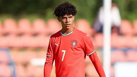  Con trai Ronaldo ra mắt đội U16 Bồ Đào Nha