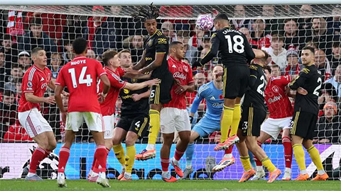  Bàn mở tỷ số của MU gây tranh cãi dữ dội