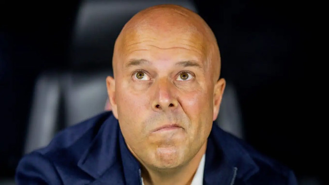 HLV Arne Slot tỏ rõ sự bất lực trước sự lao dốc của Liverpool