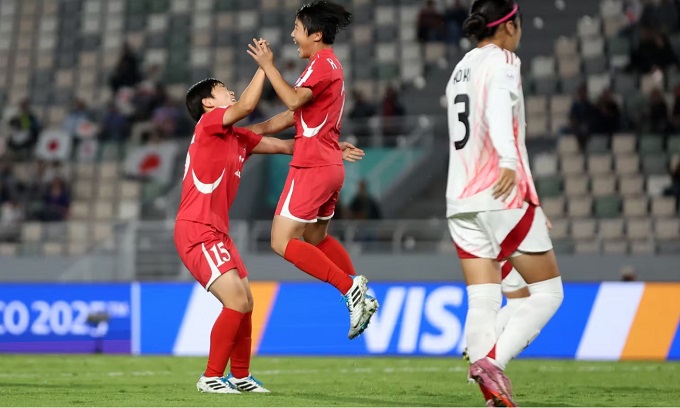 Niềm vui của U17 nữ Triều Tiên trước U17 nữ Nhật Bản 