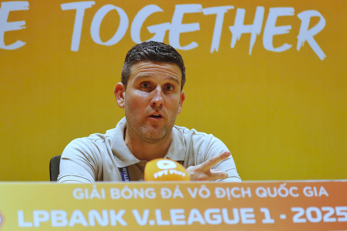 HLV của Ninh Bình trong phòng họp báo. Ảnh: Đức Cường 