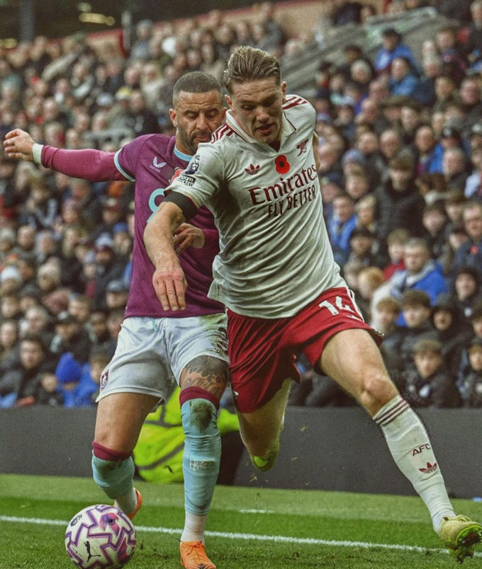 Gyokeres có 45 phút ấn tượng trước Burnley khi tham gia rất nhiều và lối chơi của Arsenal