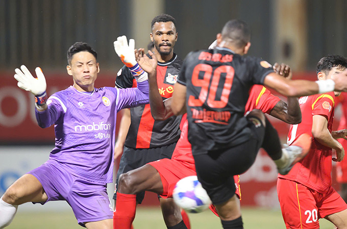 Sỹ Huy từng chỉ là kép phụ của nhiều đội bóng - Ảnh: Minh Tuấn 