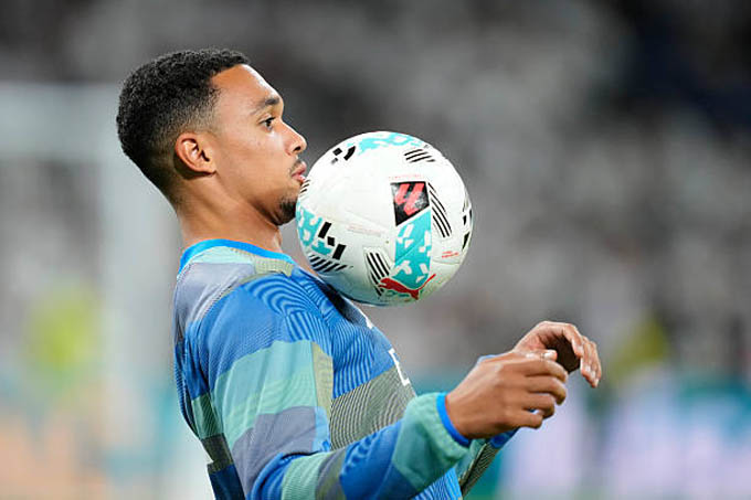 Trent sắp đối mặt với cảnh tượng bị la ó ở Anfield