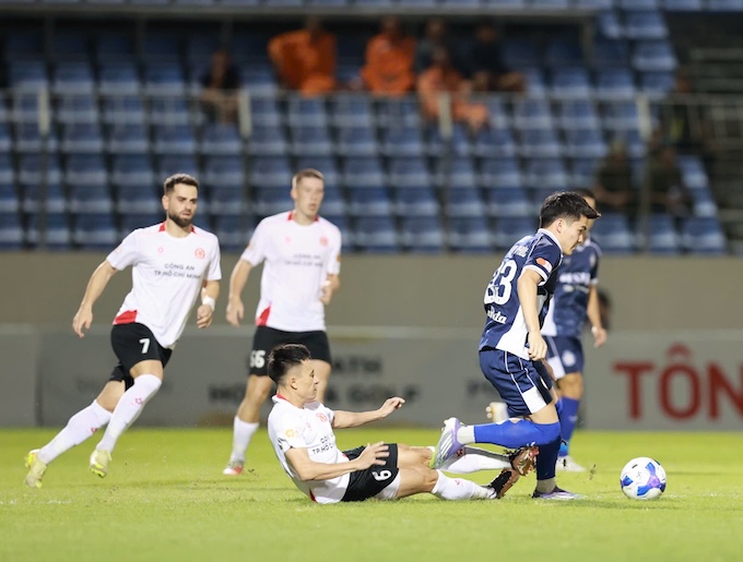 Không được đánh giá cao, nhưng SHB Đà Nẵng đã chơi lấn lướt hơn. Ảnh: Phi Hải