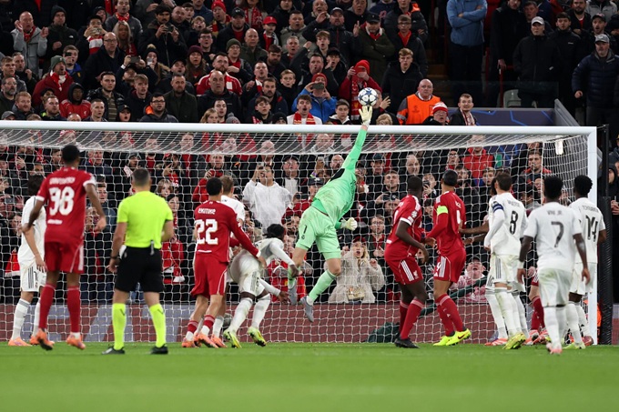Courtois là cầu thủ xuất sắc nhất bên phía Real