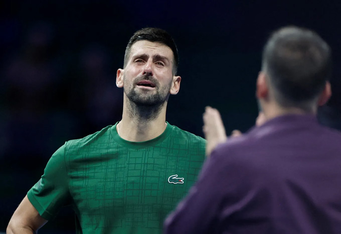Vì sao Novak Djokovic bật khóc?