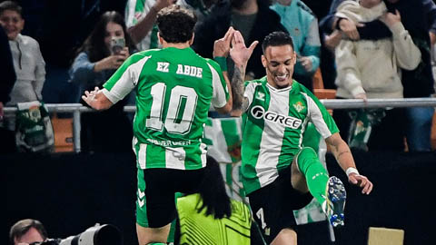  Antony tỏa sáng rực rỡ giúp Betis đánh bại Lyon