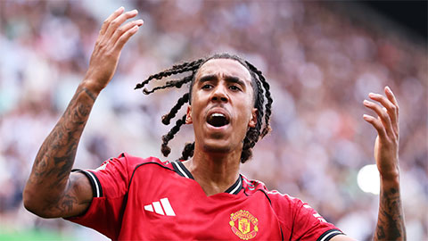  Leny Yoro: 'MU sẽ chẳng làm được gì nếu vẫn còn những kẻ có nhân cách tồi'