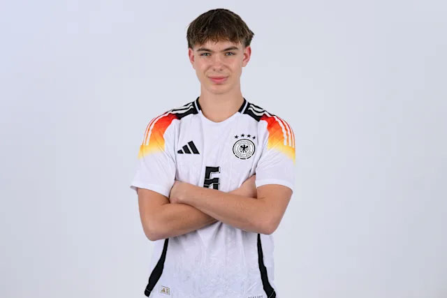 Kennet Eichhorn được ví là “Toni Kroos mới” của bóng đá Đức