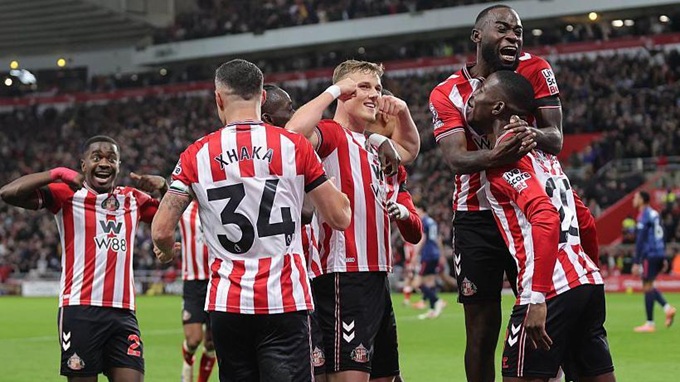 Sunderland dạy cả Premier League cách chặn đứng Arsenal