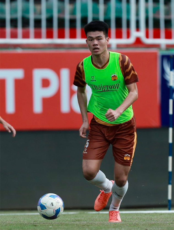 Trung vệ cao 1m95 được truyền thông Trung Quốc chú ý khi cùng U22 Việt Nam dự Panda Cup 2025