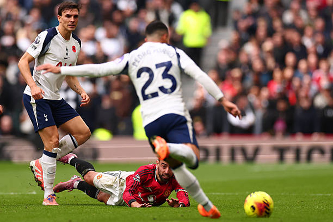 Bruno thi đấu thất vọng ở trận gặp Tottenham