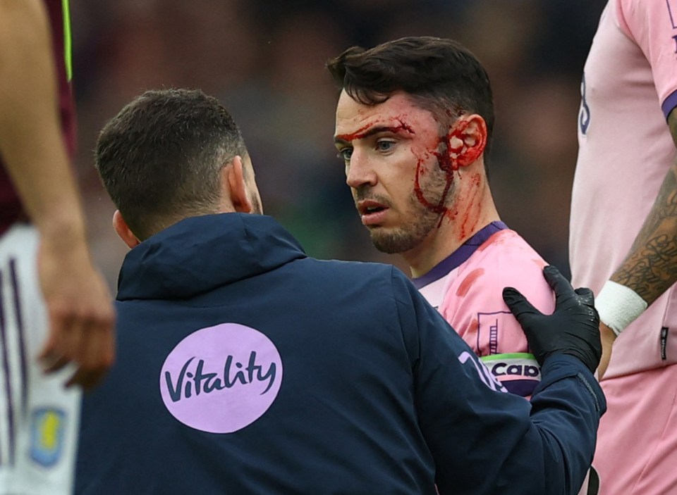 Adam Smith phải rời sân là thiệt thòi cho Bournemouth