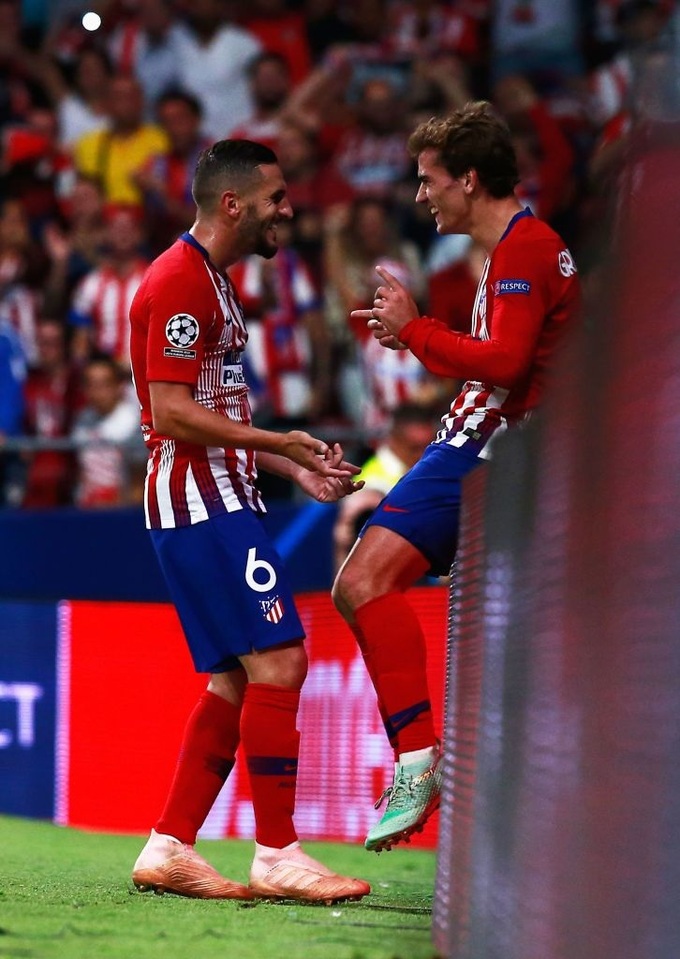 Bộ đôi Koke và Griezmann đang dìu dắt thế hệ mới bằng sự chuyên nghiệp và tinh thần chiến đấu không khoan nhượng.