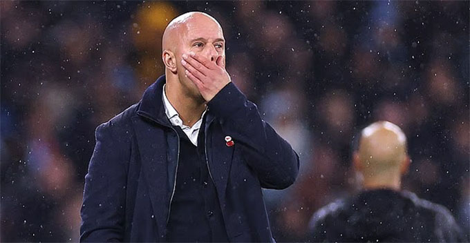 Slot đang bất lực để tìm đường đưa Liverpool trở lại đường ray chiến thắng