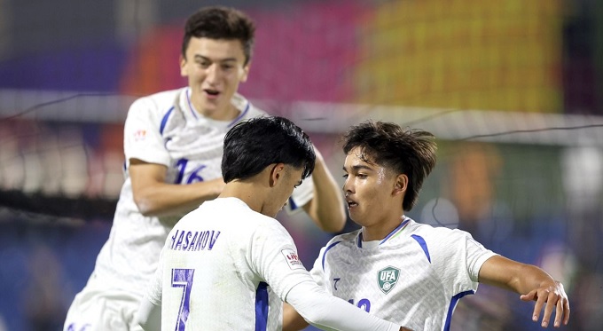 Uzbekistan tiến vào vòng knock-out