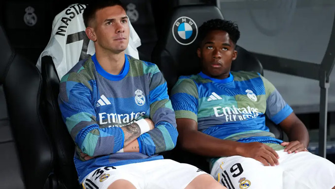 Endrick (phải) đang ít được ra sân tại Real Madrid