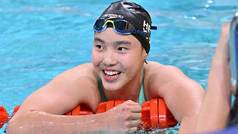  'Tiểu tiên cá' 13 tuổi Yu Zidi phá kỷ lục châu Á 200m hỗn hợp