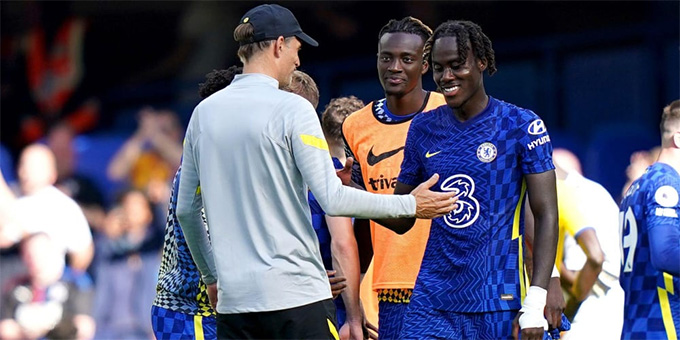 Thomas Tuchel từng trao cơ hội ra mắt cho Trevoh Chalobah ở cả Chelsea lẫn ĐT Anh
