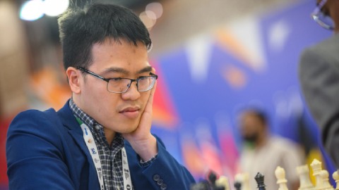  Đại kiện tướng Lê Quang Liêm thoát hiểm ngoạn mục, vào tie-break vòng 5 World Cup cờ vua