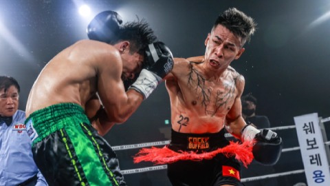  Võ sĩ Thái Lan khiêu khích, Trần Văn Thảo bật "chiến mode" hạ knock-out