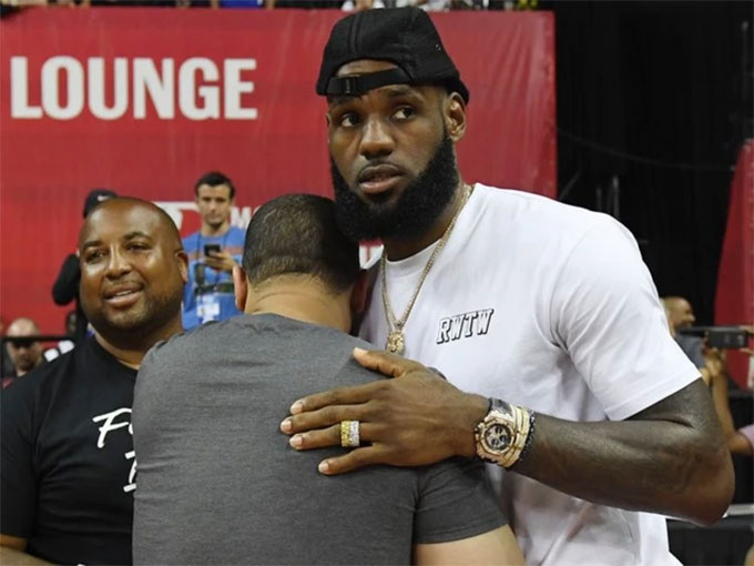 Chiếc Audemars Piguet được làm bằng vàng 18k