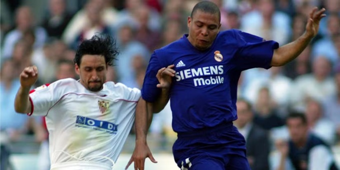 Pablo Alfaro (27 thẻ đỏ)