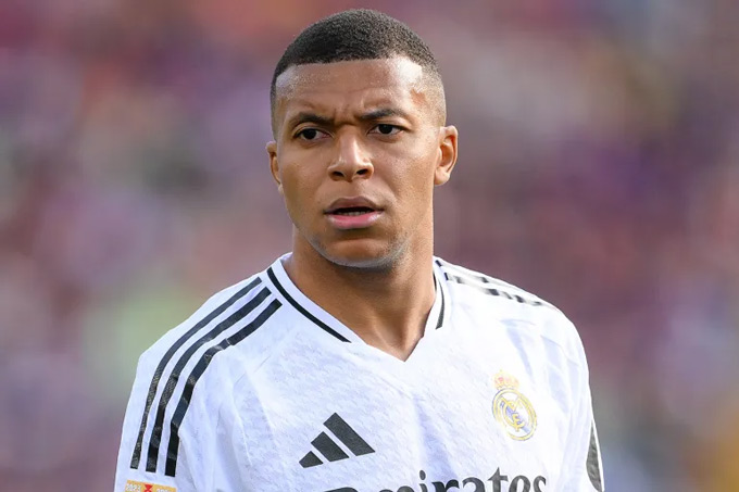 Mbappe gọi điện thuyết phục sao Premier League sang Real Madrid